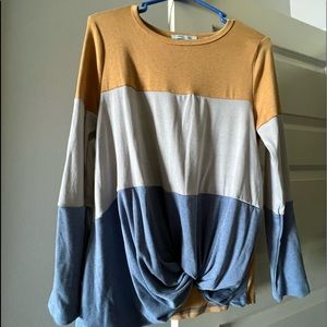 She and sky boutique top. Small